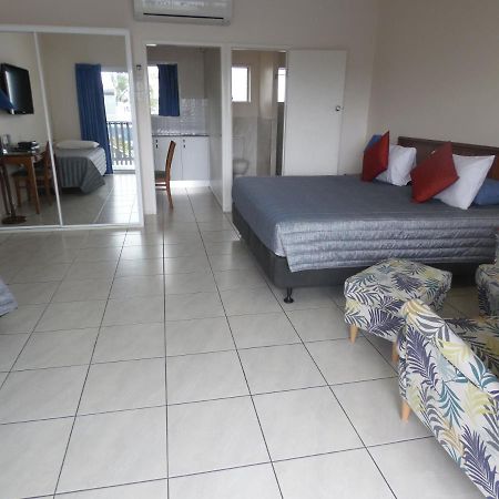 Airlie Court Units Aparthotel Airlie Beach Exteriör bild